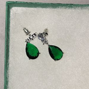 Emerald and Diamond Neckland and Earring Set